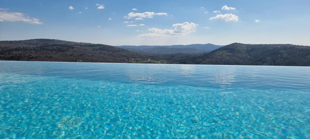Home Andrea With Infinity Salty Pool Roč Dış mekan fotoğraf