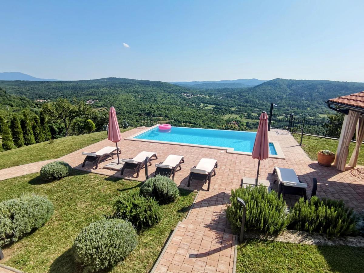 Home Andrea With Infinity Salty Pool Roč Dış mekan fotoğraf