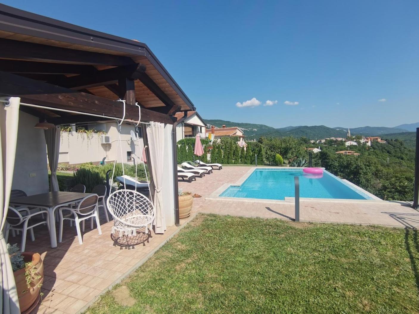 Home Andrea With Infinity Salty Pool Roč Dış mekan fotoğraf