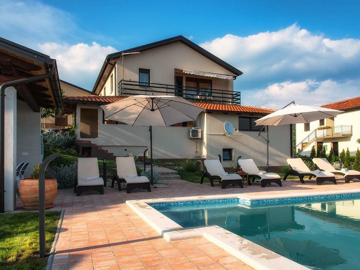 Home Andrea With Infinity Salty Pool Roč Dış mekan fotoğraf