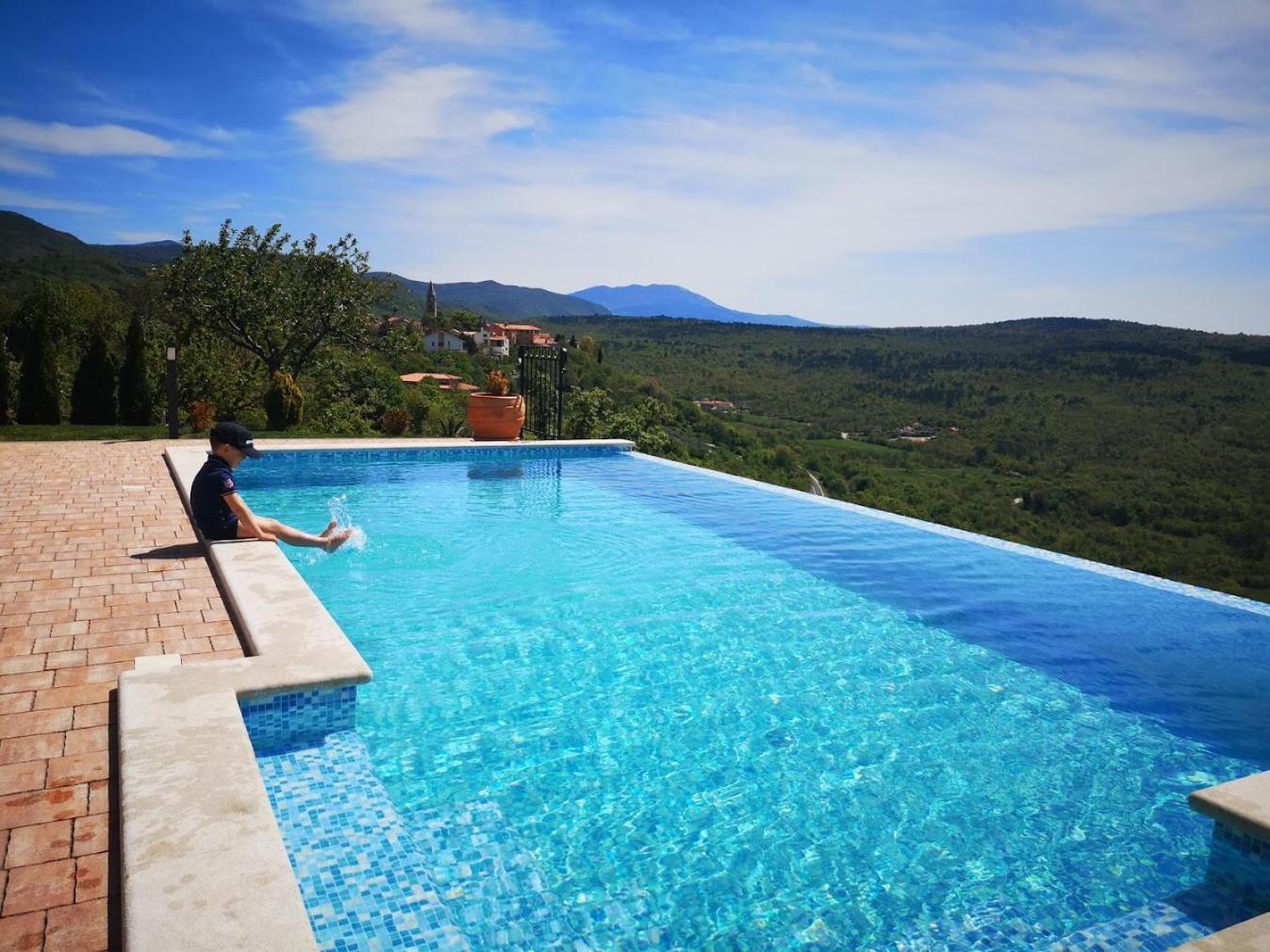 Home Andrea With Infinity Salty Pool Roč Dış mekan fotoğraf